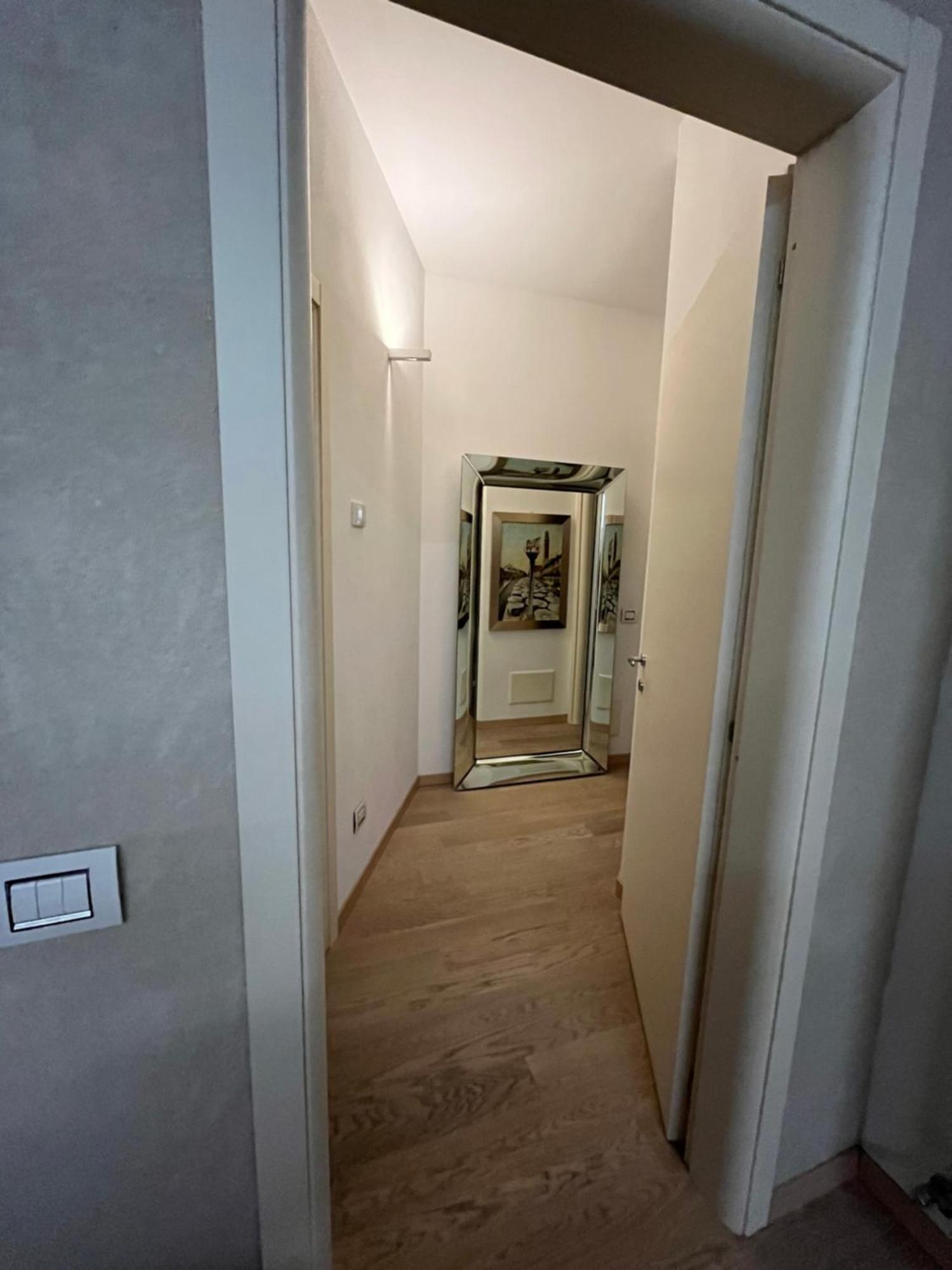 Juliet'S Neighbours- Luxury Apartment Верона Экстерьер фото